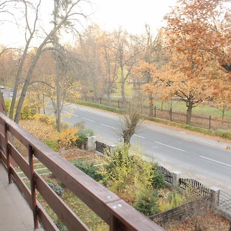 Apartamenty I Pokoje Przy Parku Jelenia Gora Exterior photo