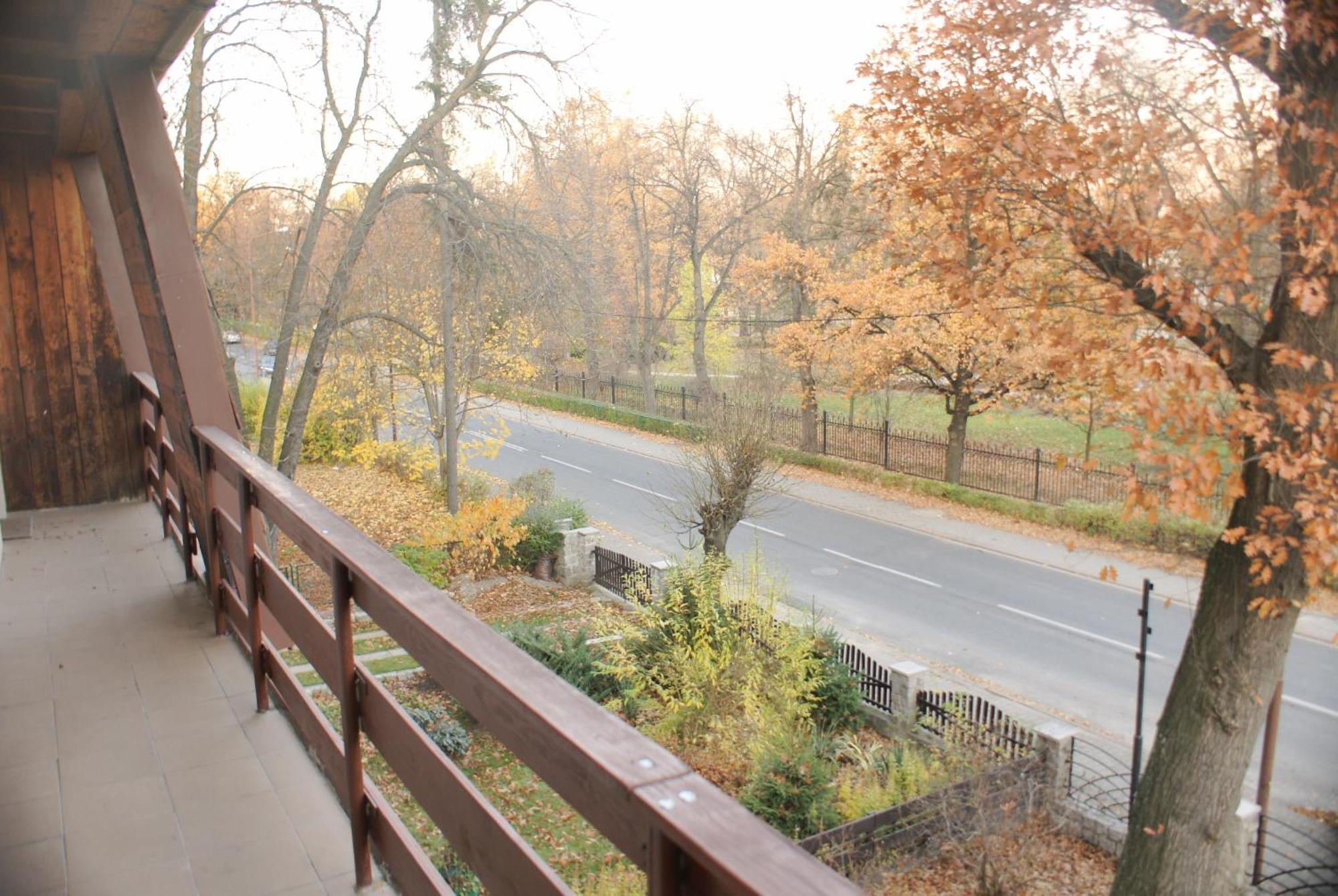 Apartamenty I Pokoje Przy Parku Jelenia Gora Exterior photo