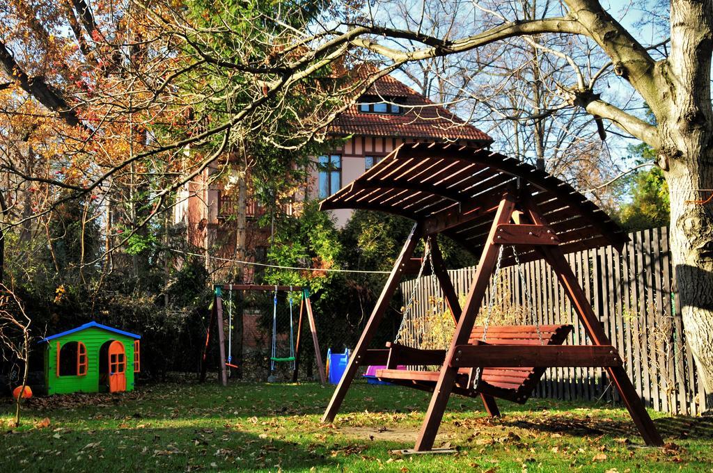 Apartamenty I Pokoje Przy Parku Jelenia Gora Room photo