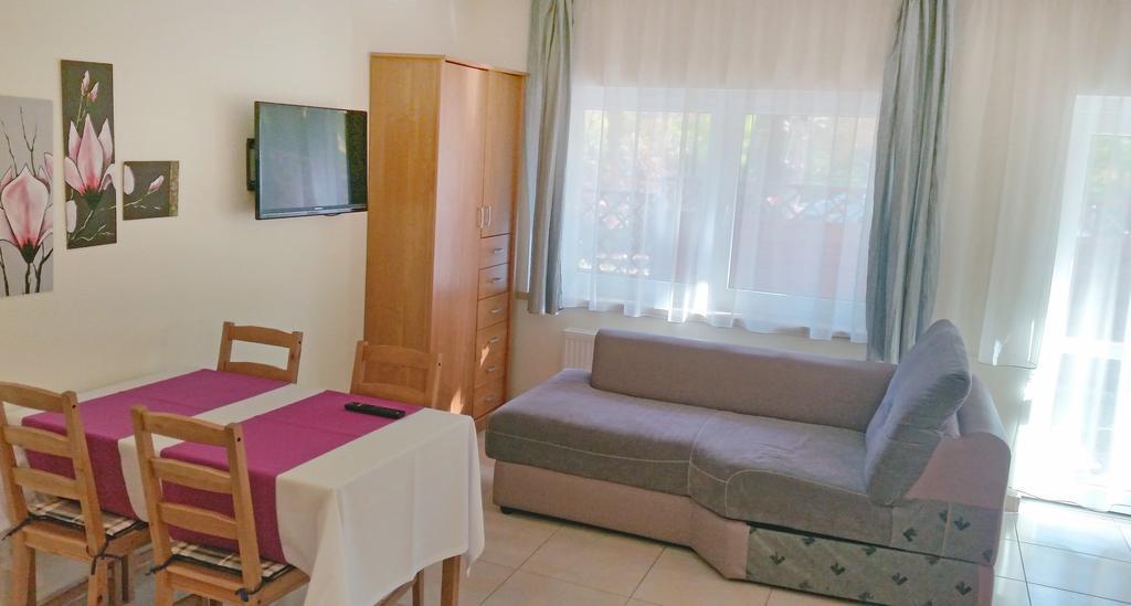 Apartamenty I Pokoje Przy Parku Jelenia Gora Room photo
